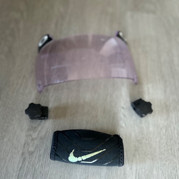Oakley Legacy Prize Football Shield + Nike Chin Strap Cover - Picture 3 of 3